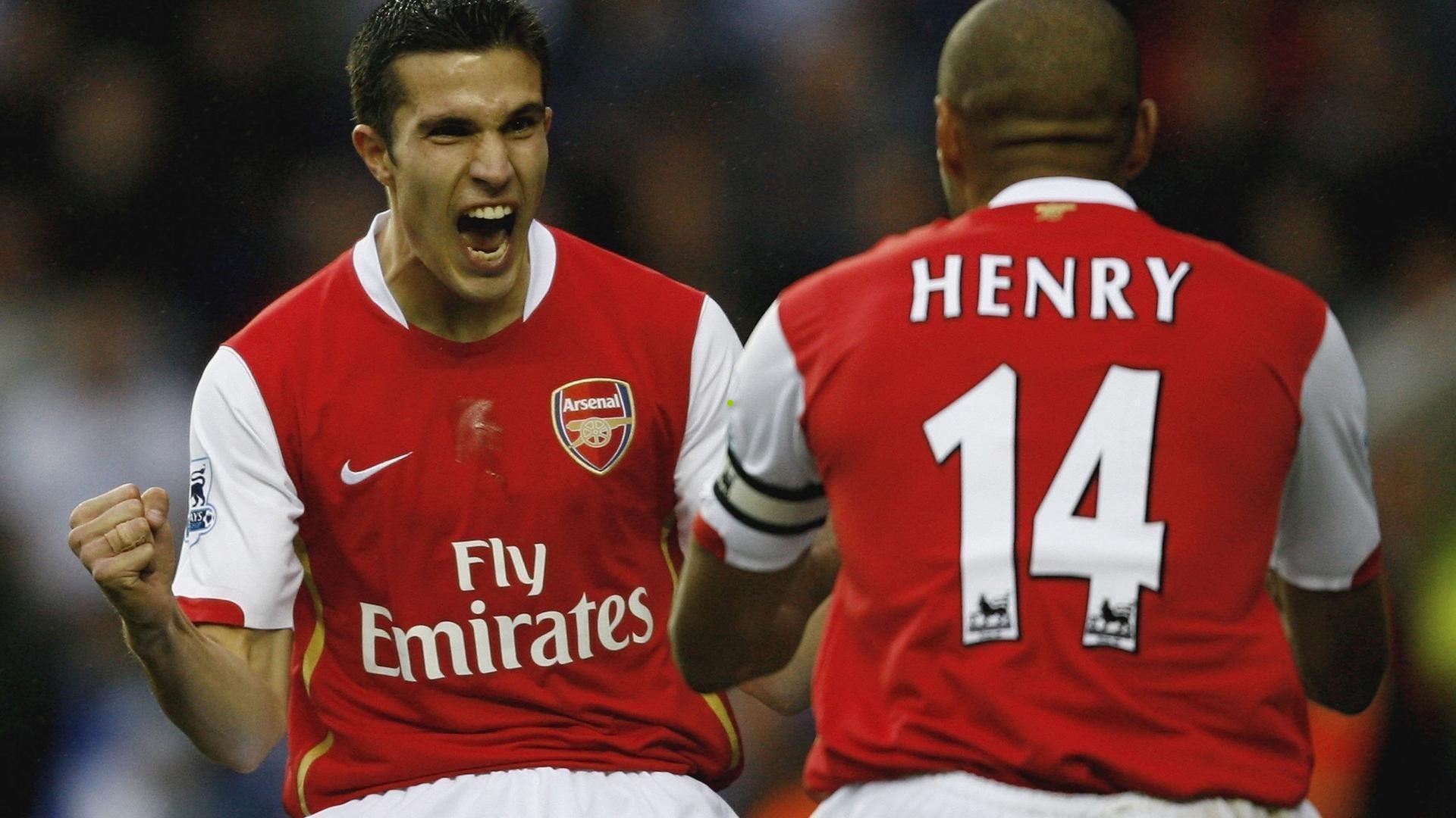 队报证实杜埃遭遇右大腿严重肌肉撕裂 赛季关键期缺阵数周引关注